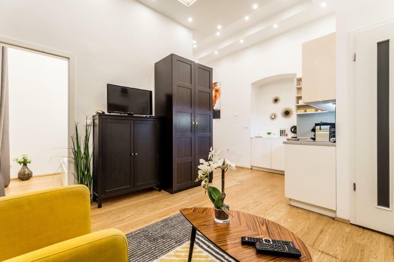 Hello Downtown - Movie Apartament *